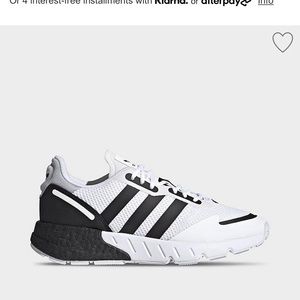 NWOB Adidas’s junior sneakers size 5 1/2